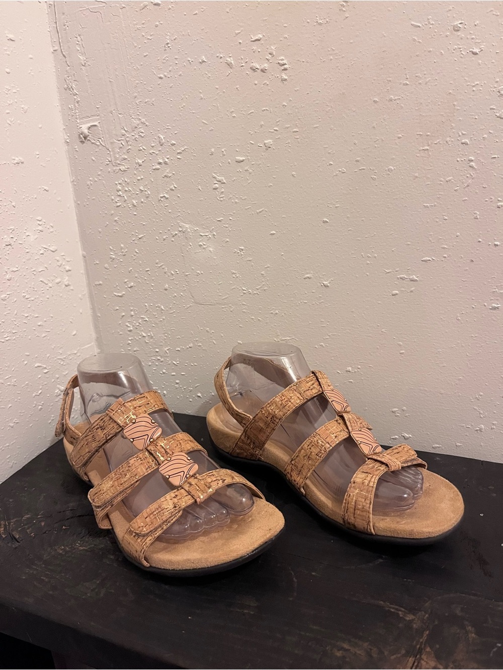 Vionic Tan Amber Adjustable Strappy Summer Neutral Sandals Women’s Size 8